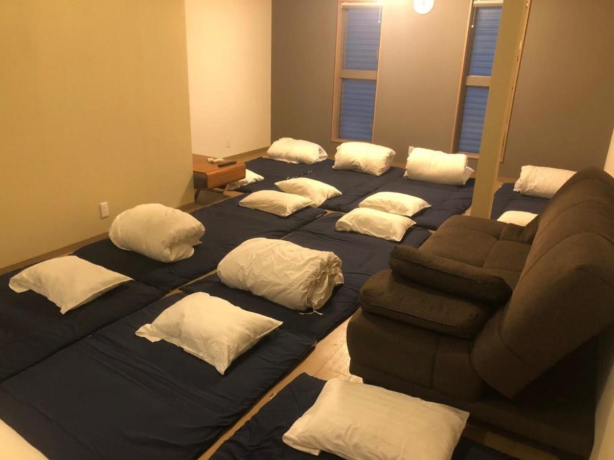 Oyado Gorilla Annex Appartement Osaka Buitenkant foto